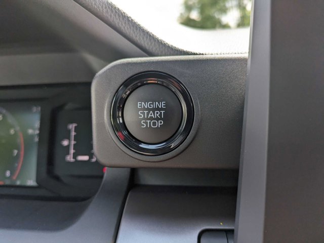 Vehicle image 21 of 51
