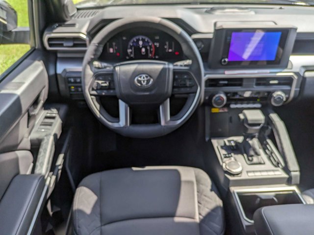 Vehicle image 27 of 51