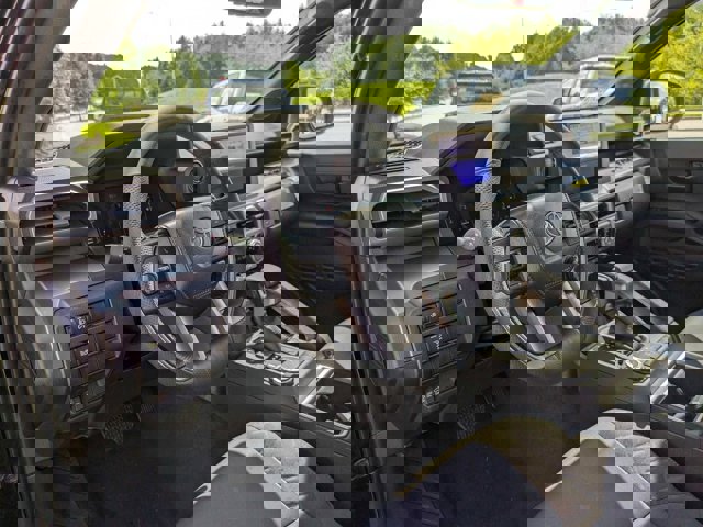 Vehicle image 29 of 51