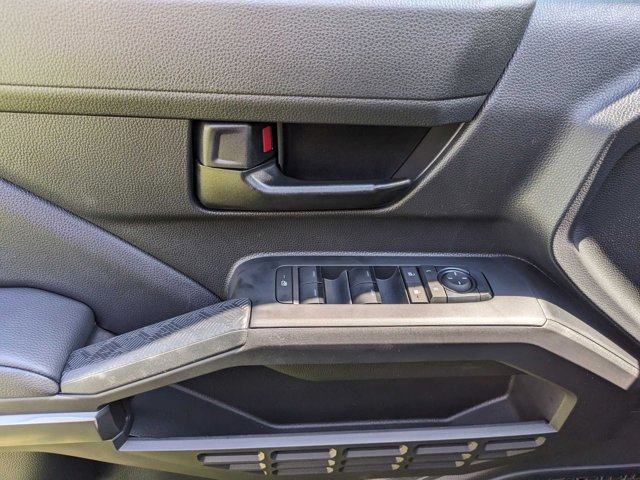 Vehicle image 25 of 51