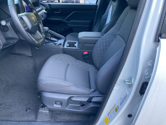 Vehicle image 19 of 33