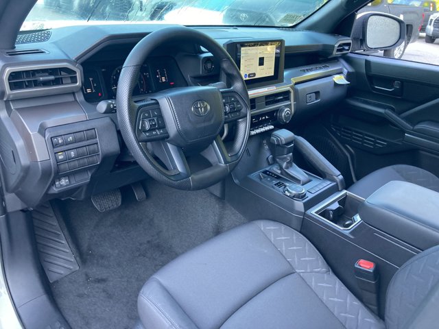 Vehicle image 10 of 33