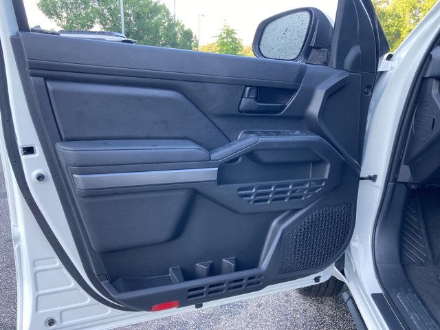 Vehicle image 20 of 33