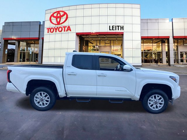 Vehicle image 4 of 33