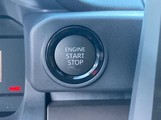 Vehicle image 17 of 33