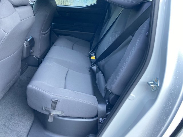 Vehicle image 24 of 33