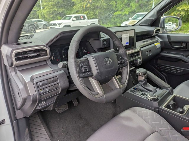 Vehicle image 8 of 32
