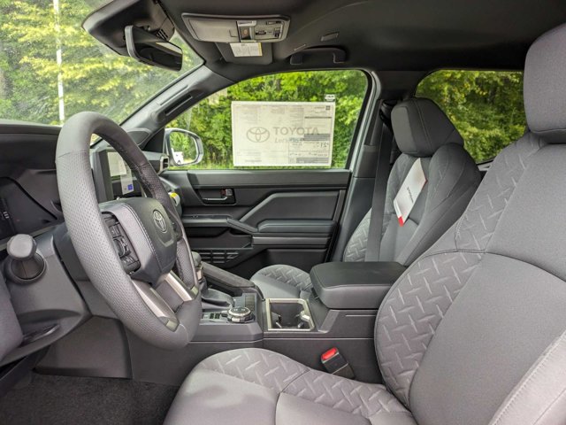 Vehicle image 17 of 32