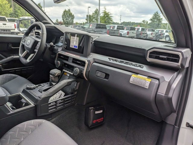 Vehicle image 25 of 32