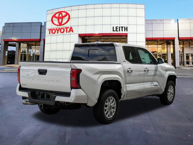 Vehicle image 5 of 32