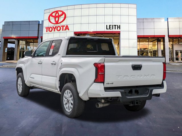 Vehicle image 7 of 32