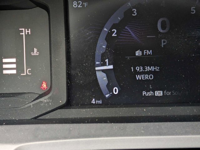 Vehicle image 11 of 32