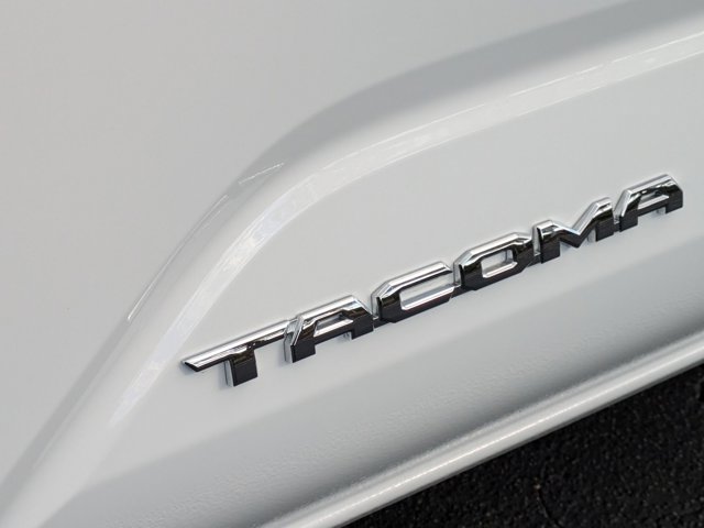 Vehicle image 27 of 33