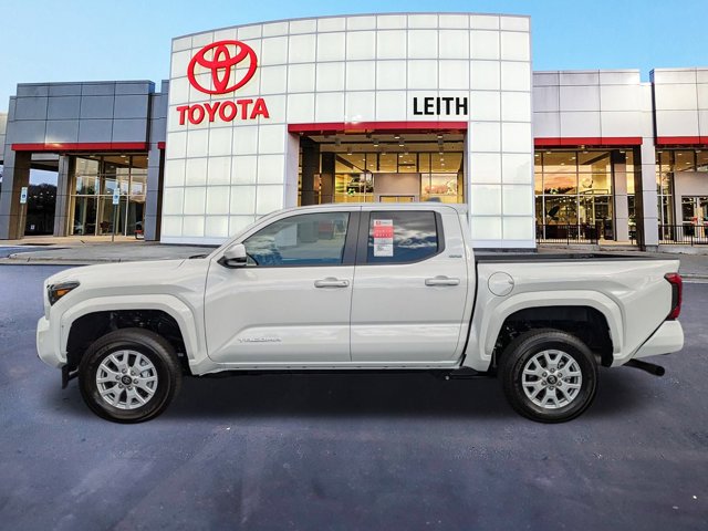 Vehicle image 8 of 33