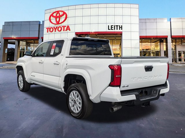 Vehicle image 7 of 33