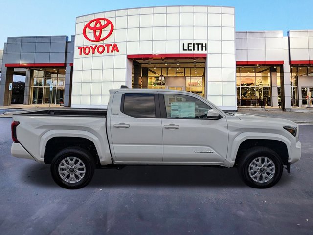 Vehicle image 4 of 33