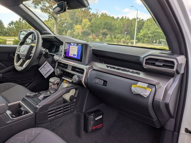 Vehicle image 25 of 33
