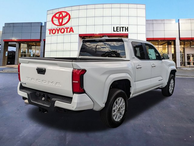 Vehicle image 5 of 33