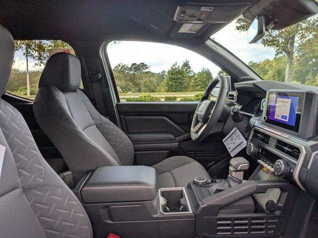 Vehicle image 24 of 33