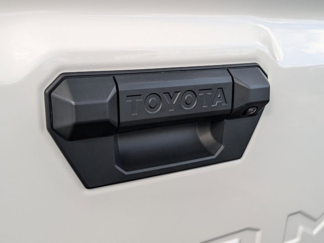 Vehicle image 31 of 33