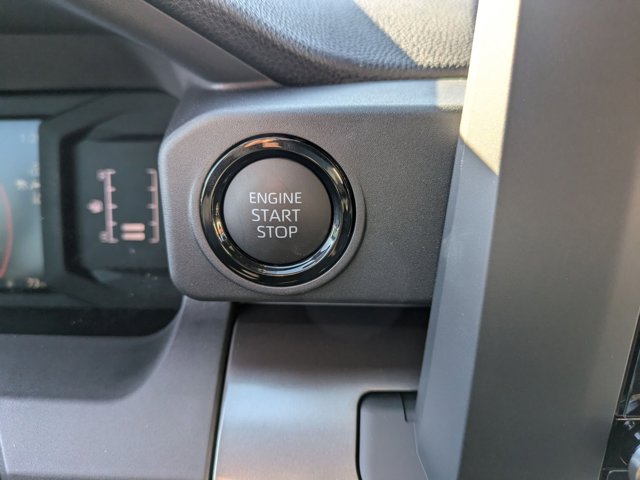Vehicle image 15 of 31