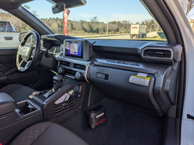 Vehicle image 24 of 31