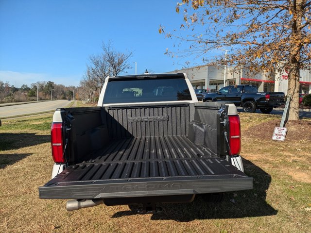 Vehicle image 21 of 31