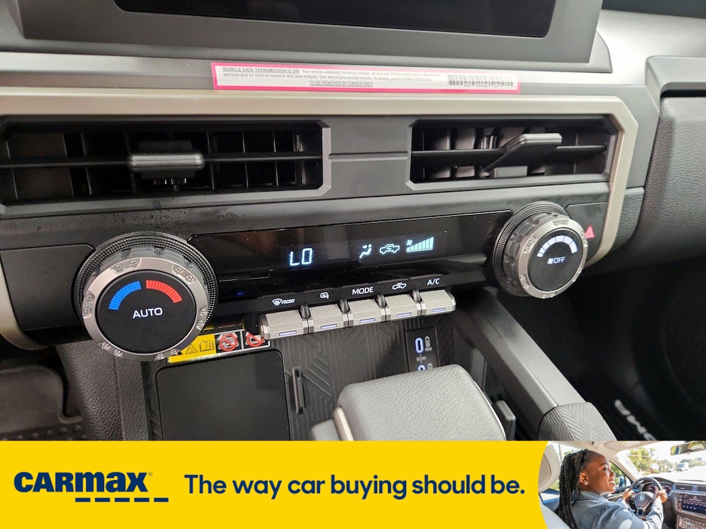 Vehicle image 21 of 27