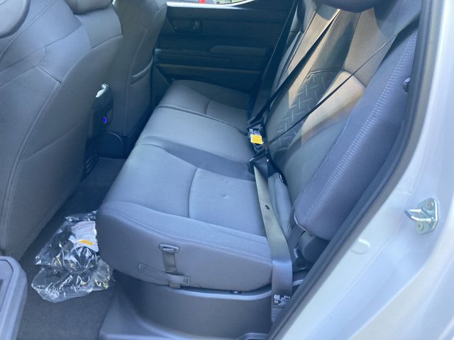 Vehicle image 24 of 33