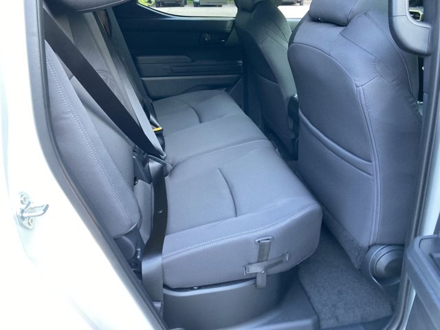Vehicle image 26 of 33