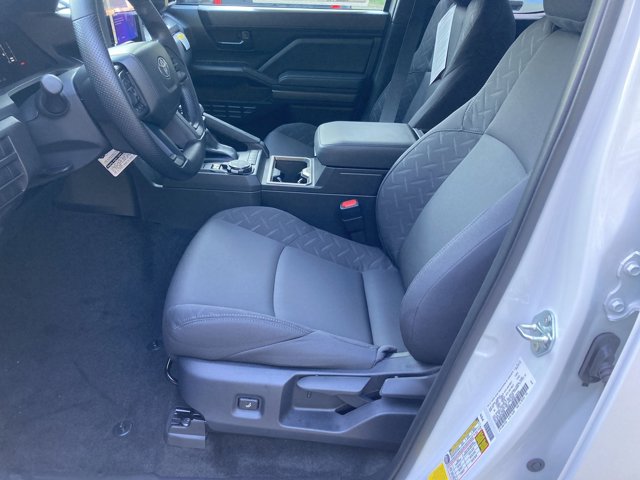 Vehicle image 19 of 33