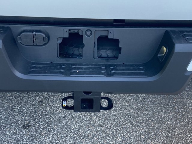 Vehicle image 31 of 33