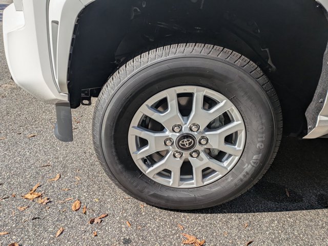 Vehicle image 27 of 29