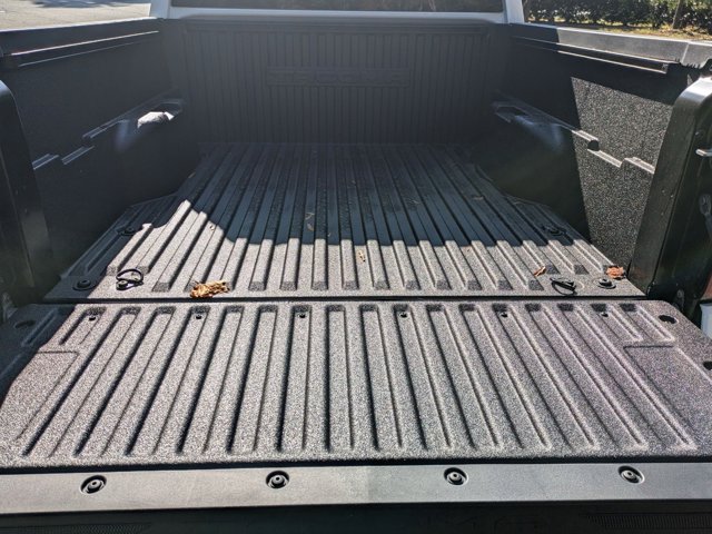Vehicle image 21 of 29