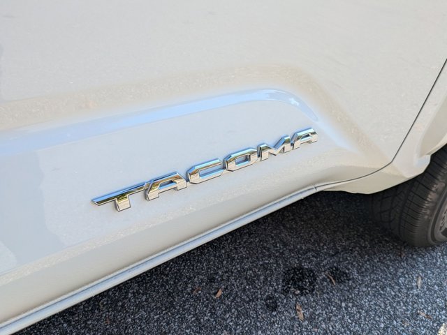 Vehicle image 25 of 29