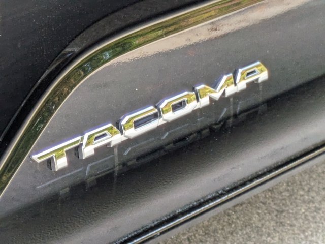 Vehicle image 28 of 34