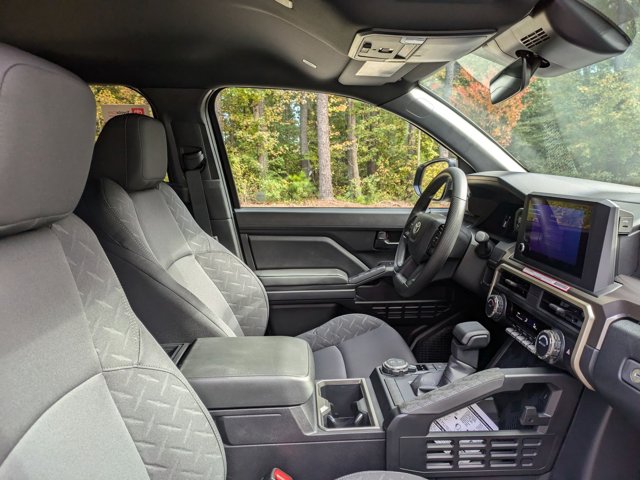 Vehicle image 25 of 34