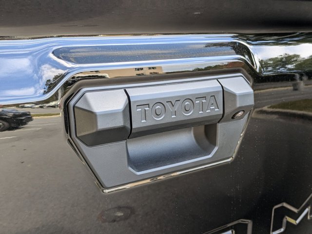 Vehicle image 32 of 34