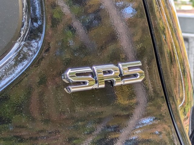 Vehicle image 29 of 34