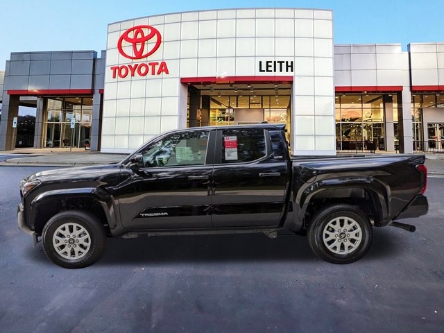 Vehicle image 8 of 34