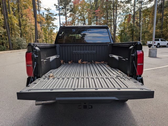 Vehicle image 23 of 34