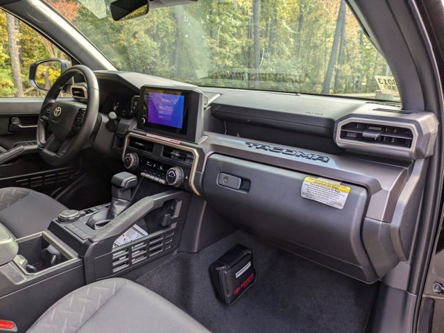 Vehicle image 26 of 34