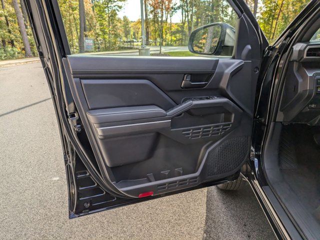 Vehicle image 19 of 34