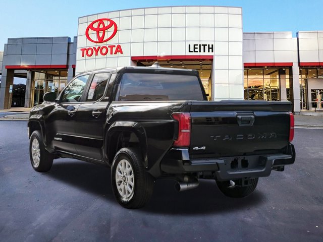 Vehicle image 7 of 34