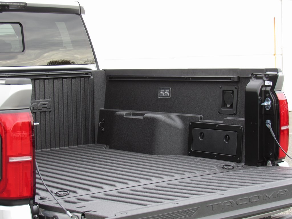 Vehicle image 10 of 41