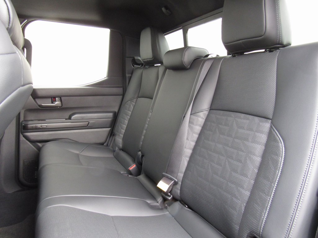 Vehicle image 21 of 41