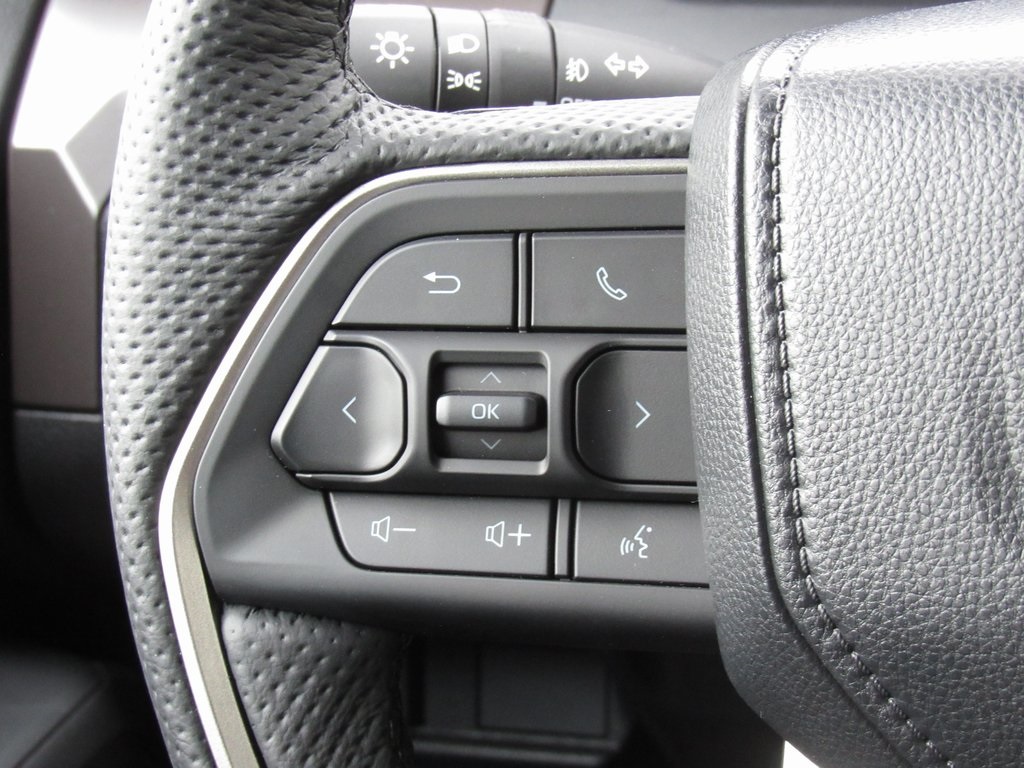 Vehicle image 28 of 41