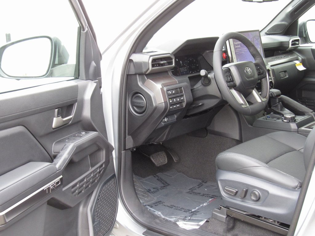 Vehicle image 14 of 41