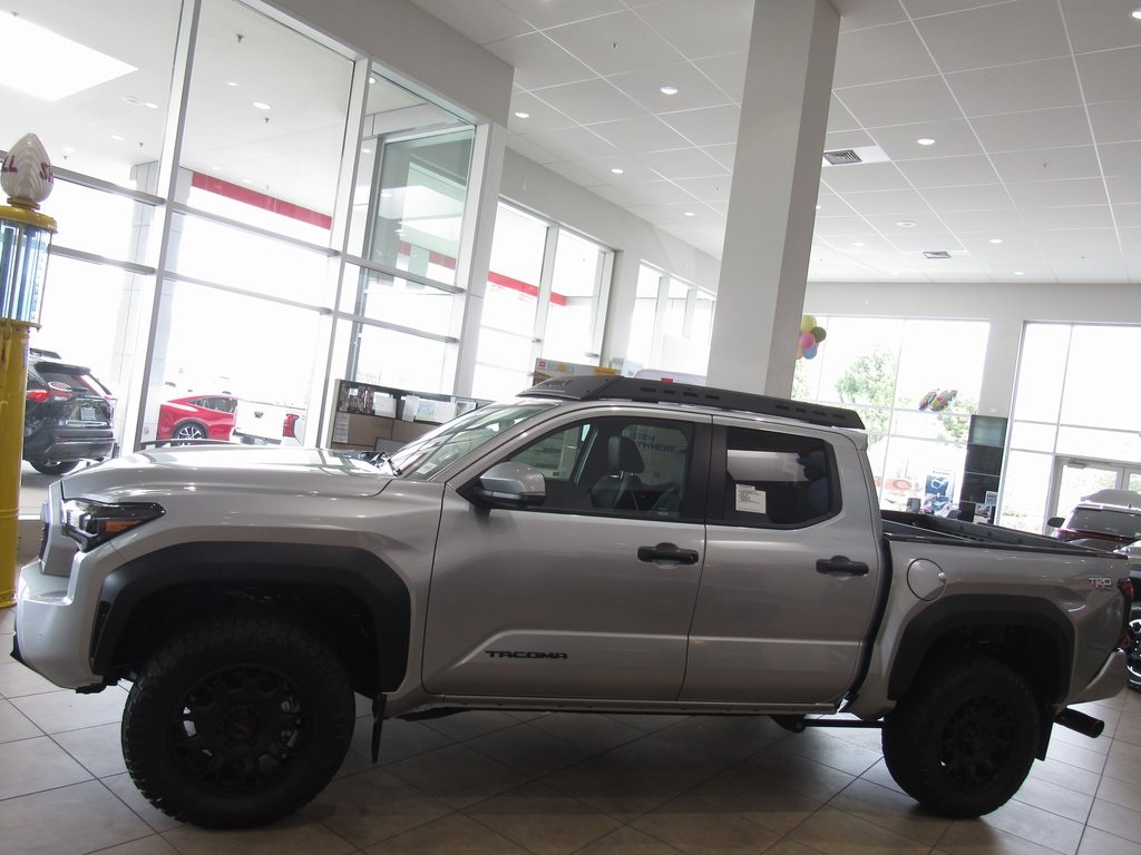 Vehicle image 7 of 41