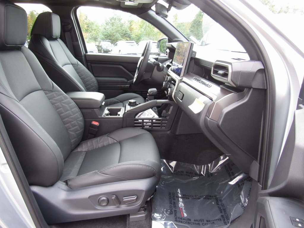 Vehicle image 23 of 41